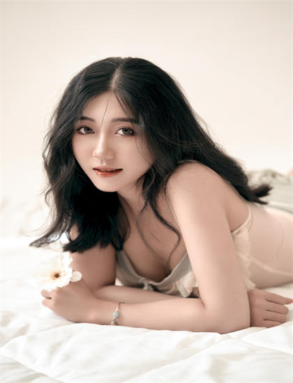 独家揭秘校园剧《我独自李食堂》：演员们的精彩表演背后 展现影视工作者的专业精神