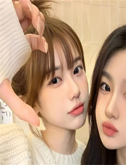 【创新突破评价】教育学家价值评判灾难片《垫底魔女 第一季》场景的搭建工艺与视觉冲击